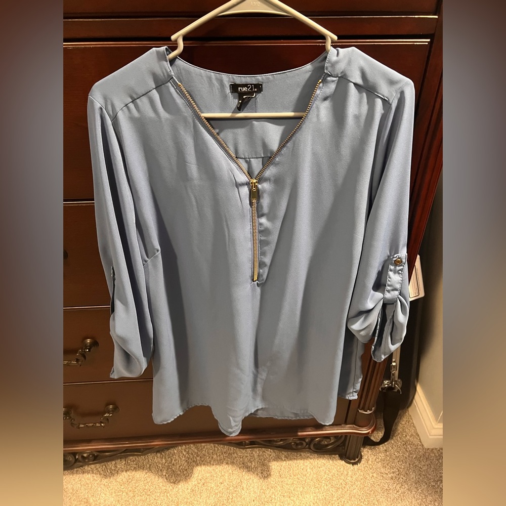 Blue Top with zipper in the middle